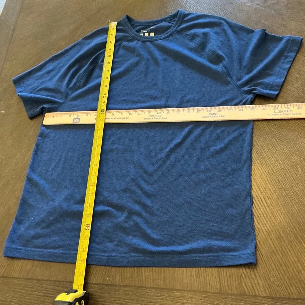 Banana Republic SS Mesh Tee Lot 2 Mens XL Red Blue Quick Dry Moisture Wicking
